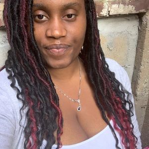 Meet your Posher, Tia